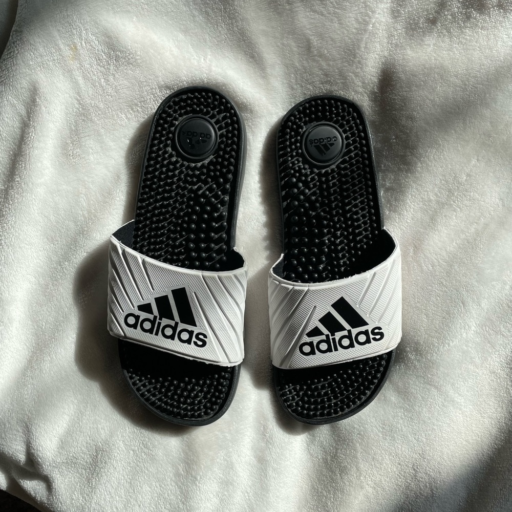 Adidas slides size 7